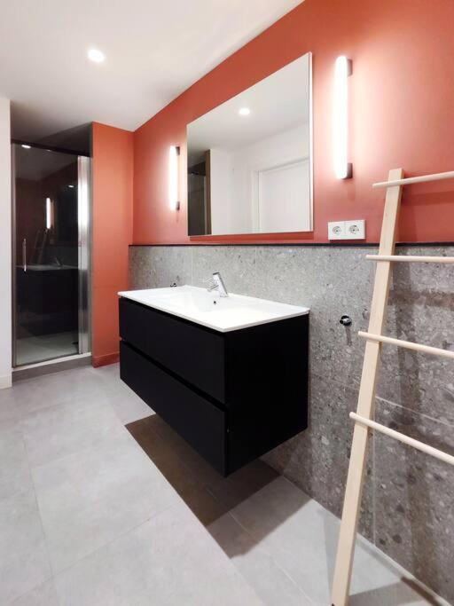 Moderno Apartamento En Terrassa Centro Eksteriør billede