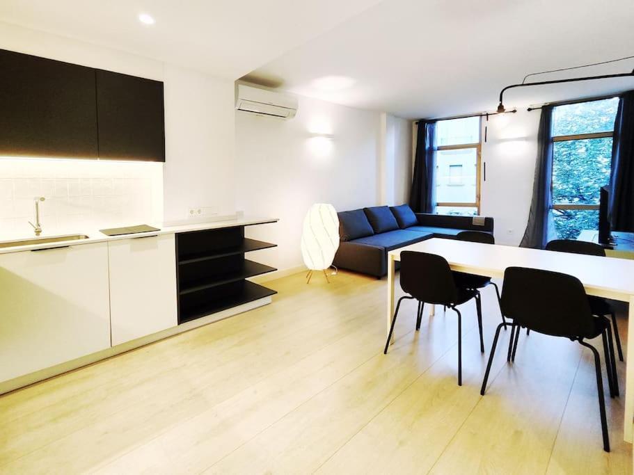 Moderno Apartamento En Terrassa Centro Eksteriør billede