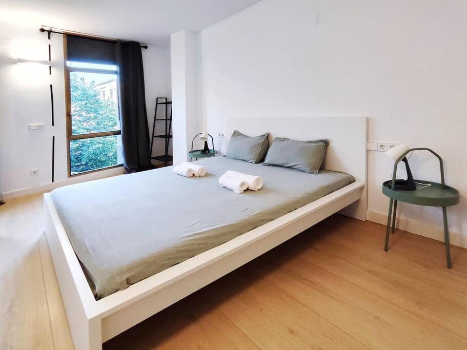Moderno Apartamento En Terrassa Centro Eksteriør billede